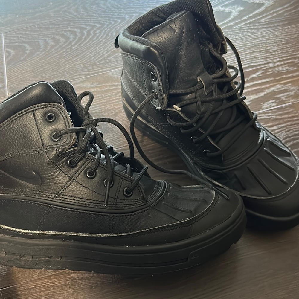 Nike winter boots